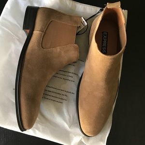 Express Men’s suede Chelsea boot